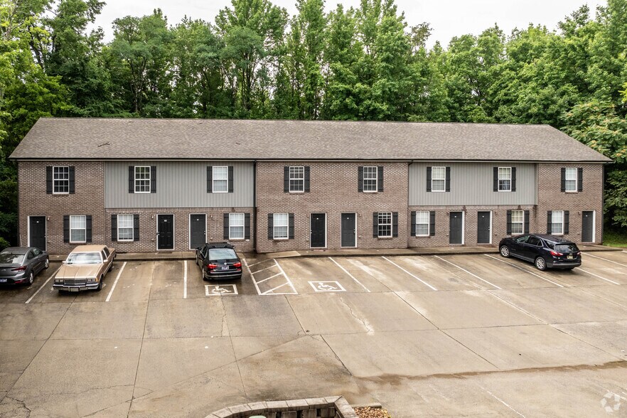 Building Photo - Tracy Lane-855