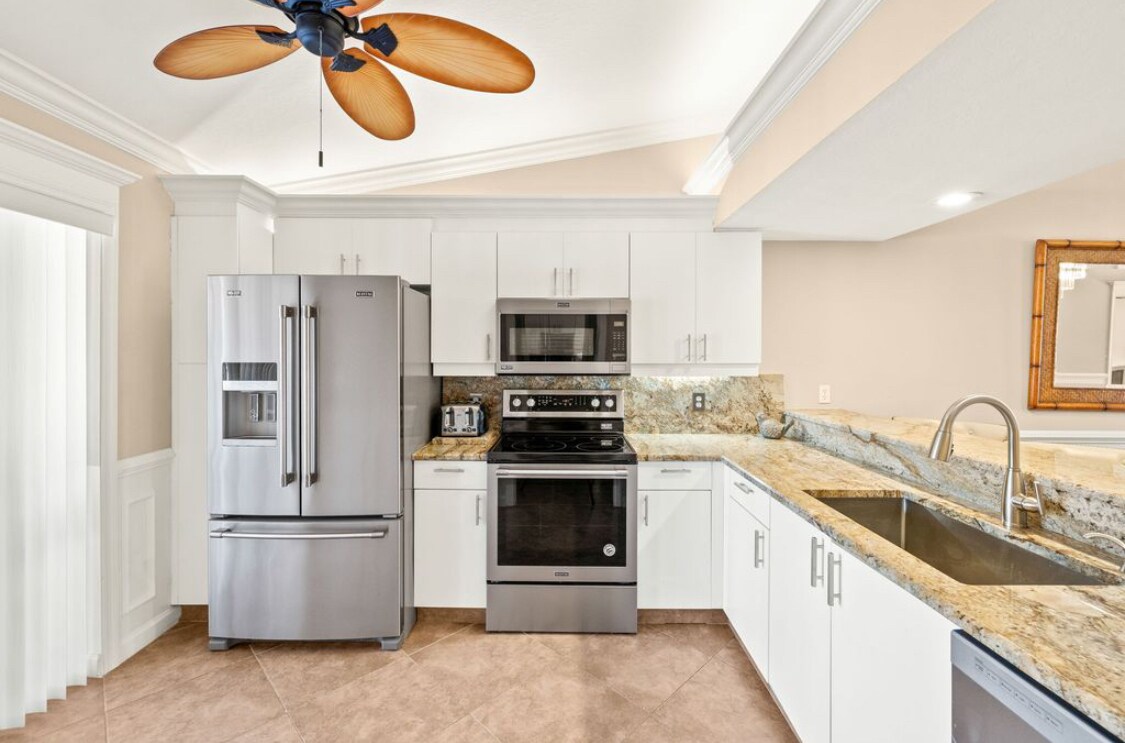 Building Photo - 2202 Hidden Lake Dr