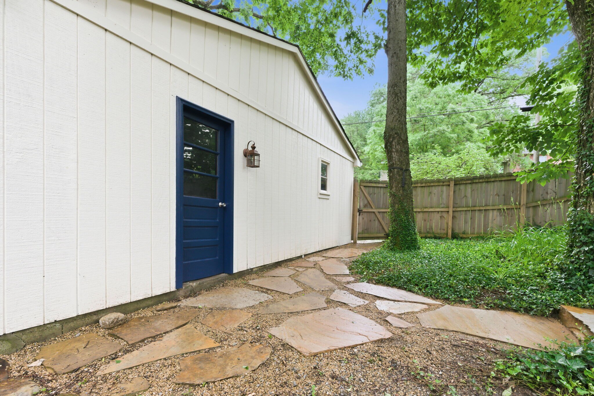 Building Photo - 1204 Forest Ct