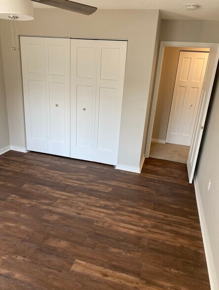 Building Photo - 740 W Village Rd