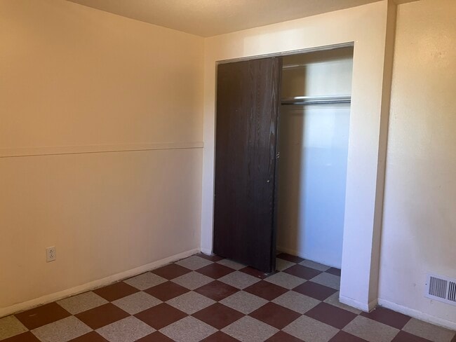 Building Photo - 1357 N 17th St
