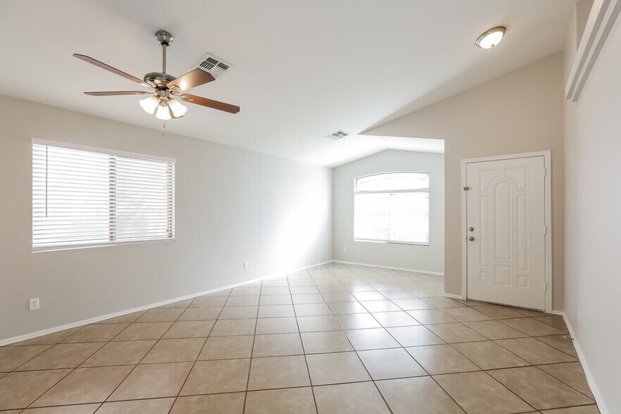 Building Photo - 4314 N 124th Ave
