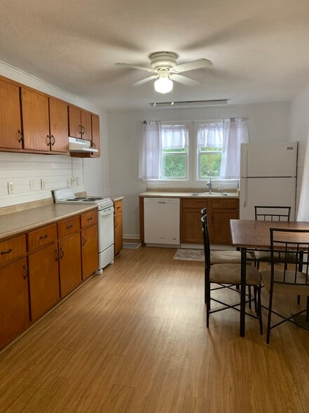 New appliances - 118 E Lakeshore Dr