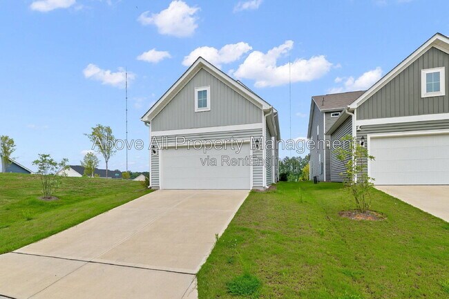 Building Photo - 204 White Oak Gdn Wy
