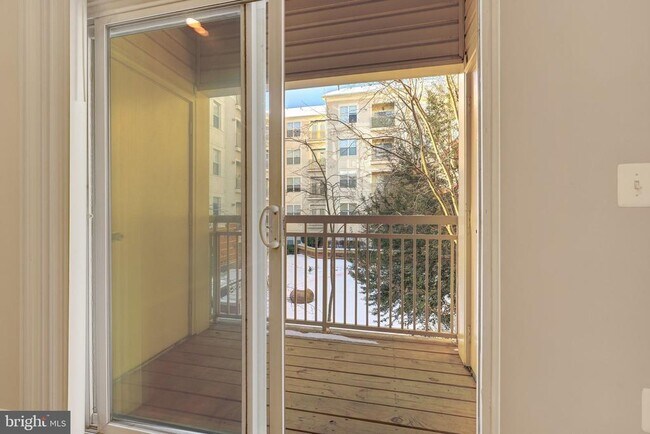 Building Photo - 2791 Centerboro Dr