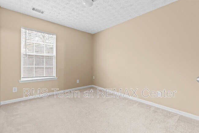 Building Photo - 4932 Vireo Dr