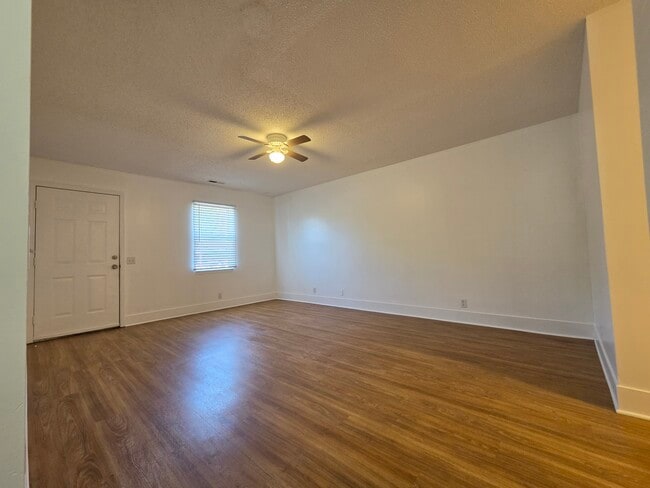 Building Photo - 1034 Jessamine Trail