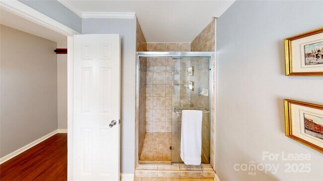 Building Photo - 9816 Emerald Point Dr