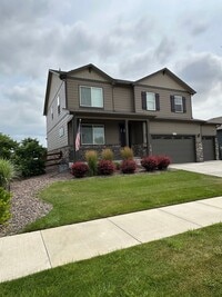 Building Photo - Gorgeous 5 Bed, 3 Bath House Raindance Com...