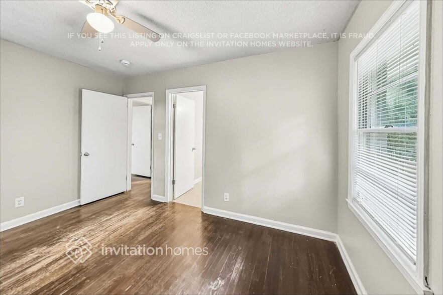 Building Photo - 2751 Flagstone Dr SE
