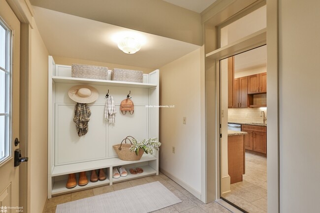 Building Photo - 67 W Laurel St