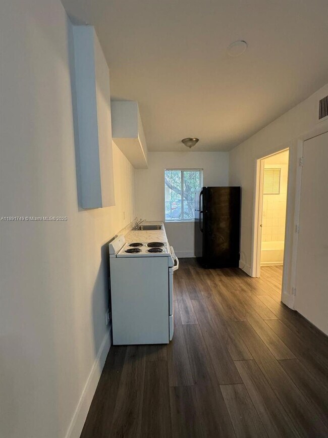 Building Photo - 680 NE 88th Terrace
