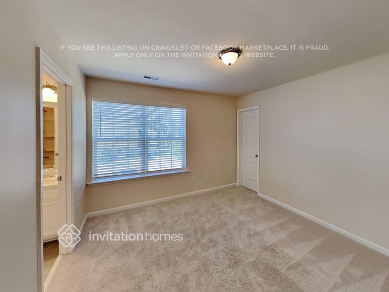 Building Photo - 13422 Hyperion Hills Ln