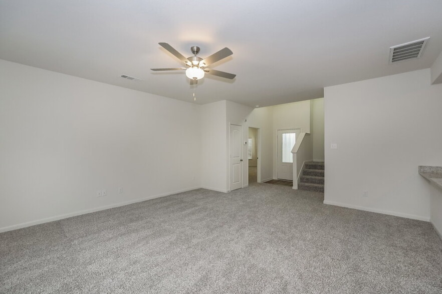 Building Photo - 1317 Woodwinds Dr