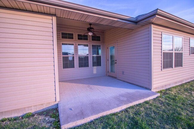 Building Photo - 2705 Iron Gate Dr