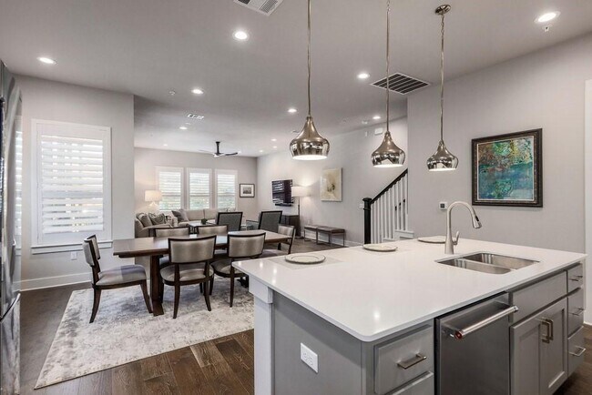 Building Photo - 4209 Berkman Dr