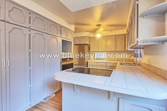 Building Photo - 3 Bed, 2 Bath Craftsman Home on Dead End R...