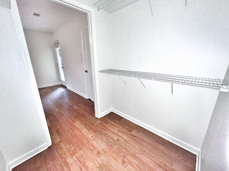 Master walk-in closet - 425 Euclid Rd