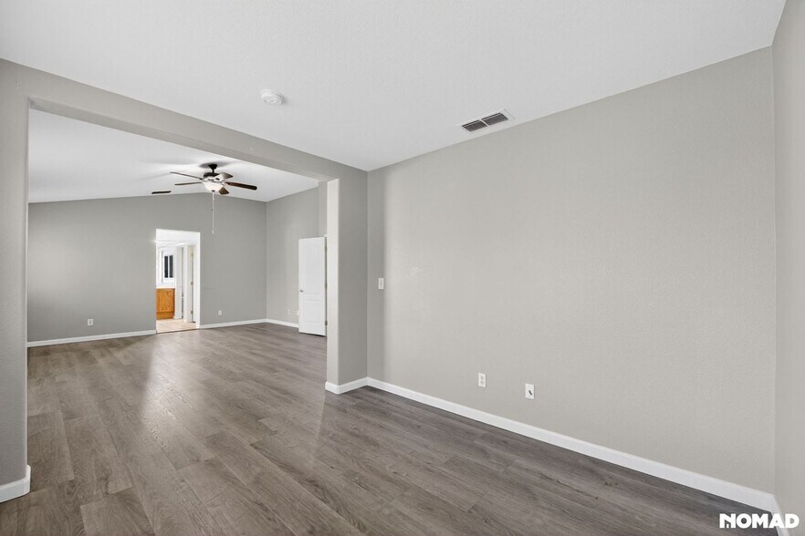 Building Photo - 1843 Oswego Ct