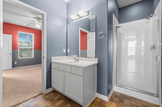Building Photo - 2402 Lofty Falls Ct