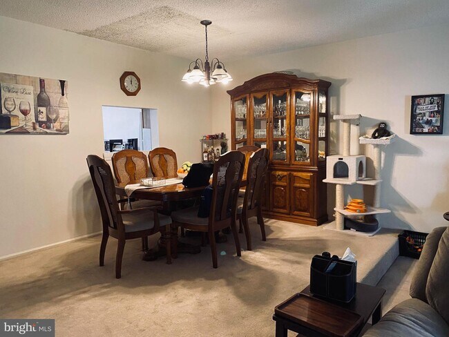 Building Photo - 58 Drewes Ct