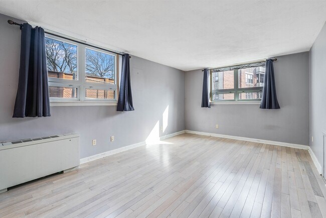 Building Photo - 41 Park St