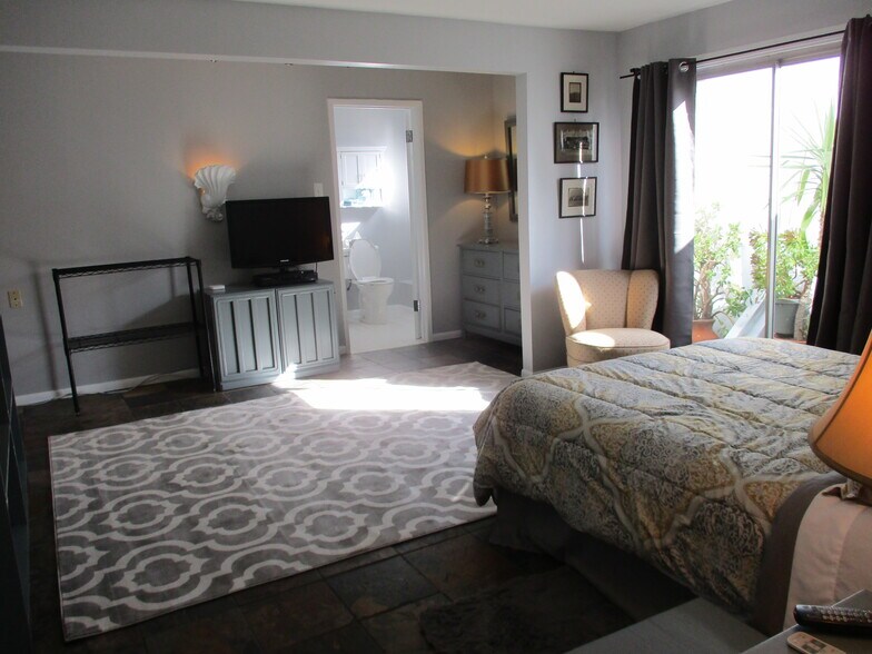 Building Photo - 3450 Effie St