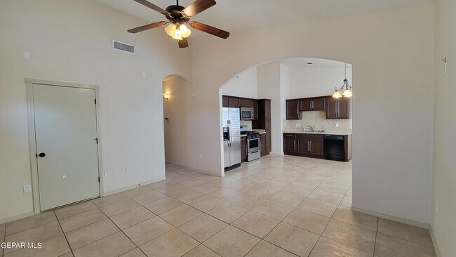 Building Photo - 14281 Gil Reyes Dr