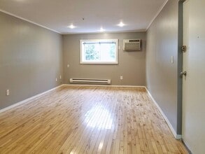 Building Photo - 2bed1ba, Newly remodeled condo on 1st floor. On bus line.