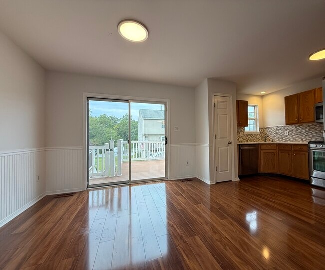 Building Photo - 107 Stoneshire Dr