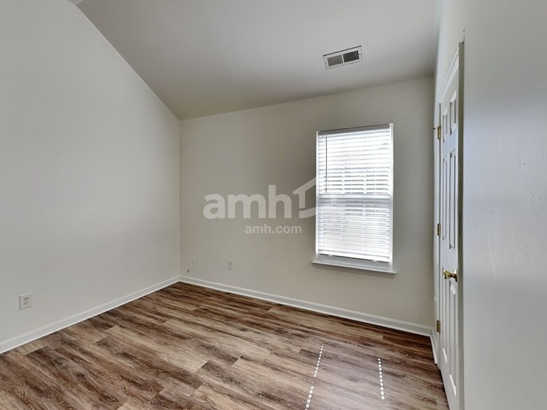 Building Photo - 4413 Singing Oak Court