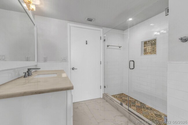 Building Photo - 3020 NE 32nd St