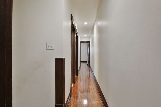 Building Photo - NEWLY RENOVATED NORTH CAMPUS - 3 BEDROOM 2 FULL BATHROOMS