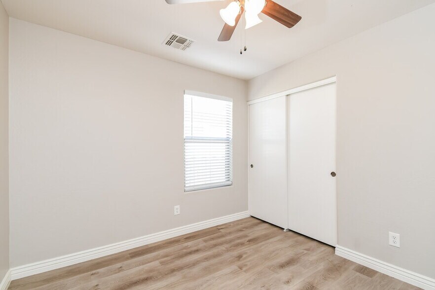 Building Photo - 38306 N Amy Ln