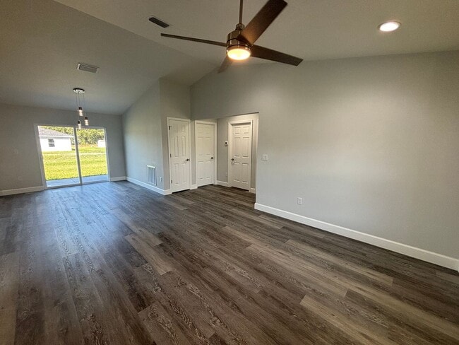 Building Photo - New Construction 3/2/ in Dunnellon