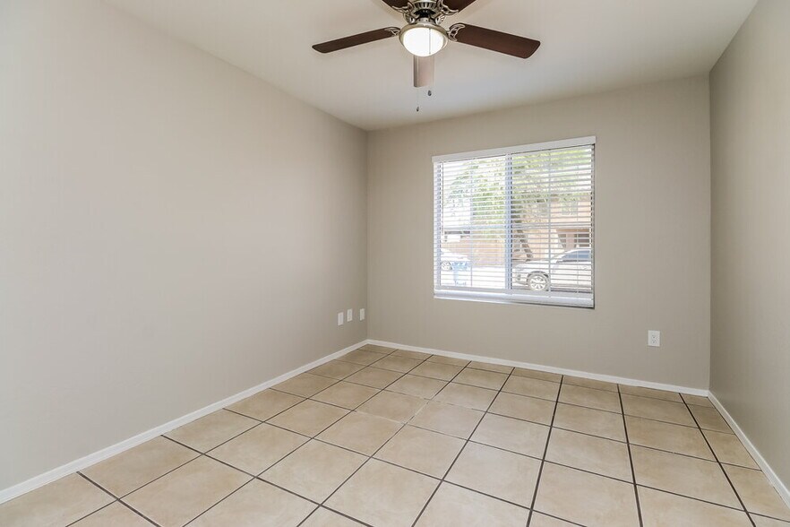 Building Photo - 773 E Kesler Ln