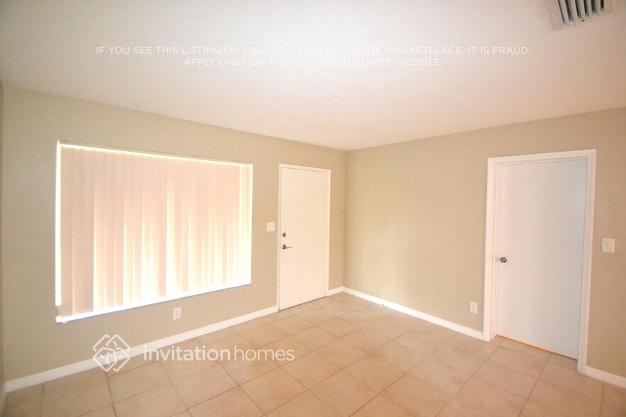 Building Photo - 2408 SW 34th Ave