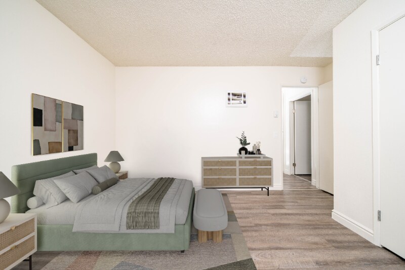 Building Photo - 570 S Lincoln Ave