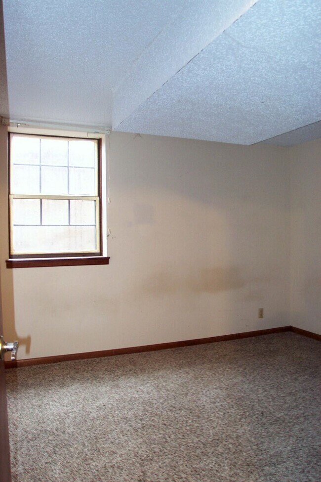 Building Photo - 437-439 N. Countryside Ct. Andover
