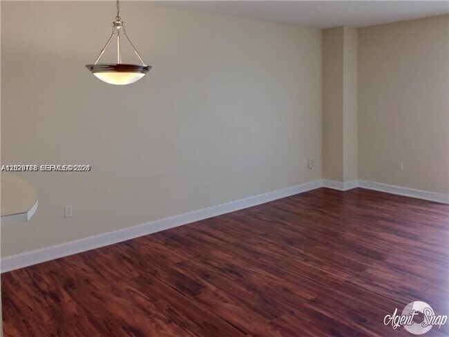 Building Photo - 50 Menores Ave