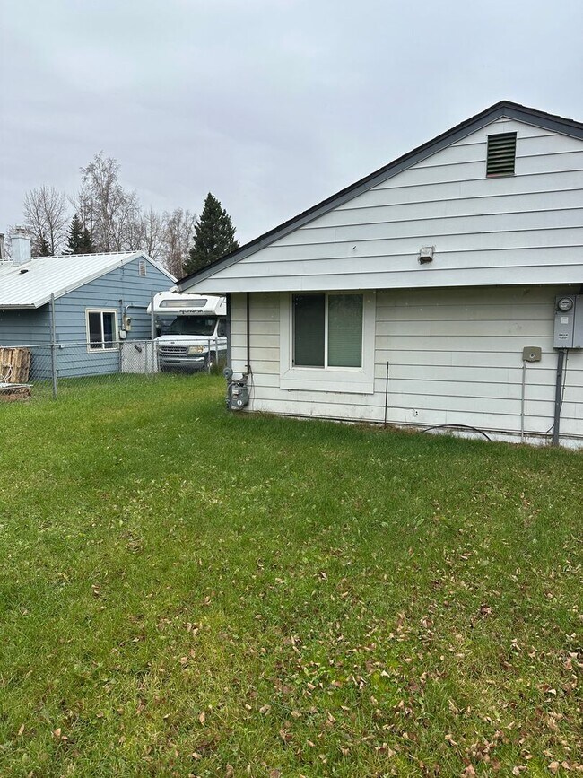 Building Photo - 6 month or 18 month lease offered for remo...