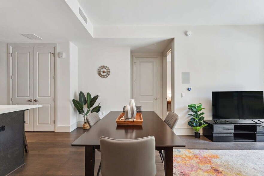 Building Photo - 9845 N Central Expy