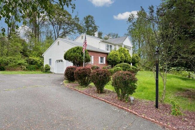 Building Photo - 20 Madison Ct