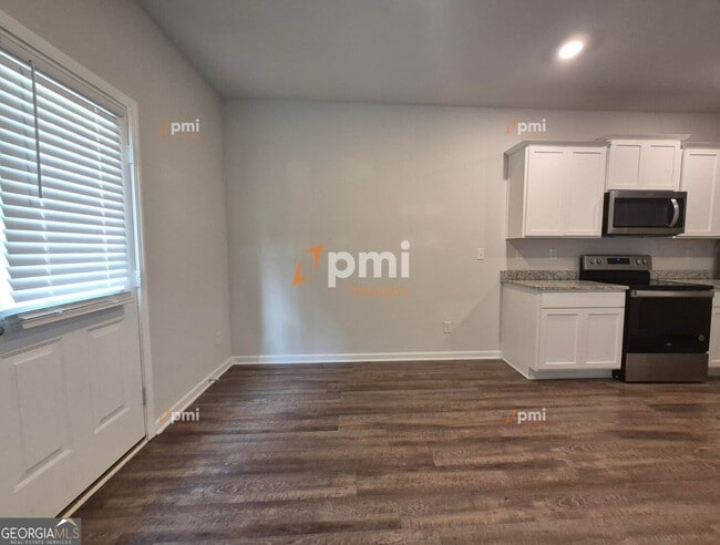 Building Photo - 3338 Bridgewood Dr
