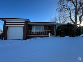 Building Photo - Single Family House in Lakewood