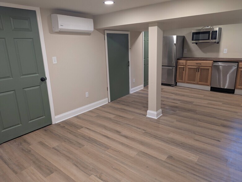 Living Room - 6504 Hansford St