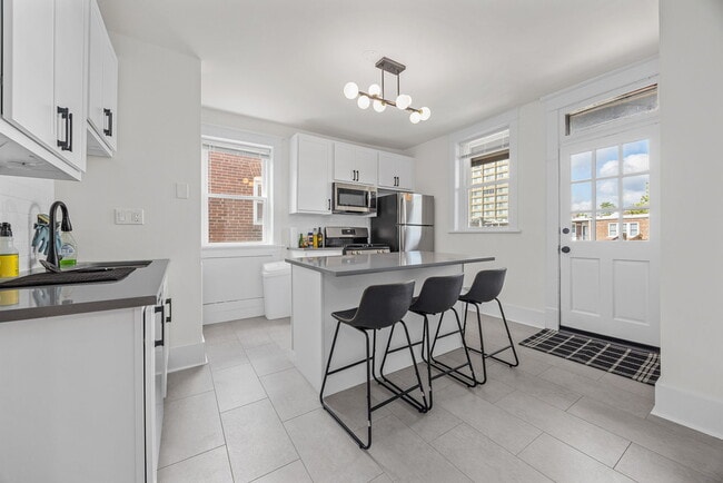 Building Photo - 721-725 Interdrive - Now Leasing for 2026/27