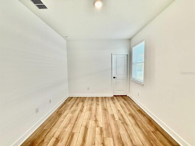 Building Photo - 2031 Wild Heron Ct