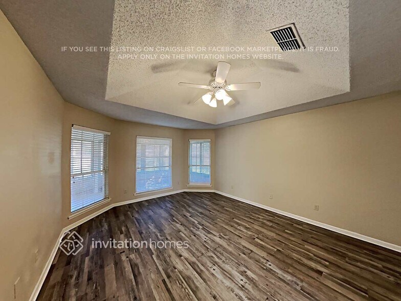 Building Photo - 1733 Red Cypress Dr