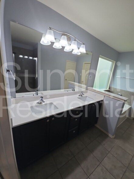 Building Photo - 236 Geode Ln